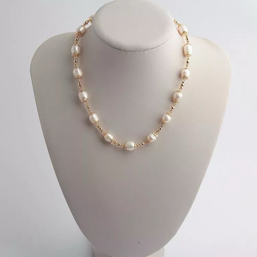 MMA Gold Tone Short Pearl Necklace NWOT